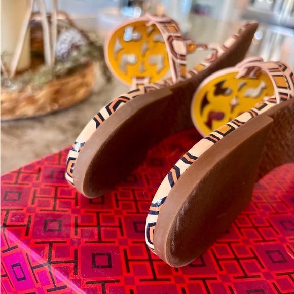 Stylish Geometric Patterned Sandals - Picture 6 of 13